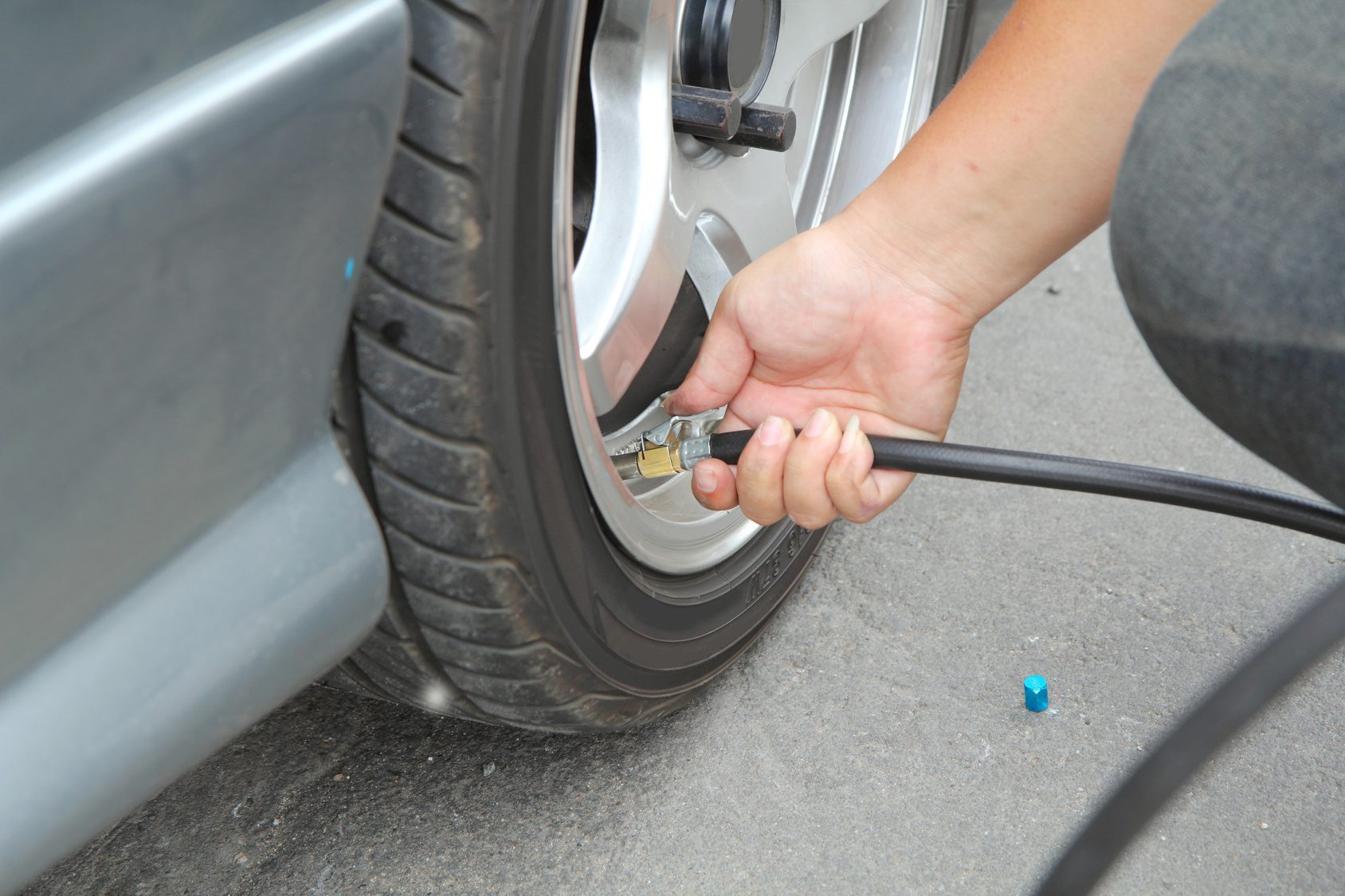 Why You Need To Check Your Tire Pressure miracle body and paint san antonio texas